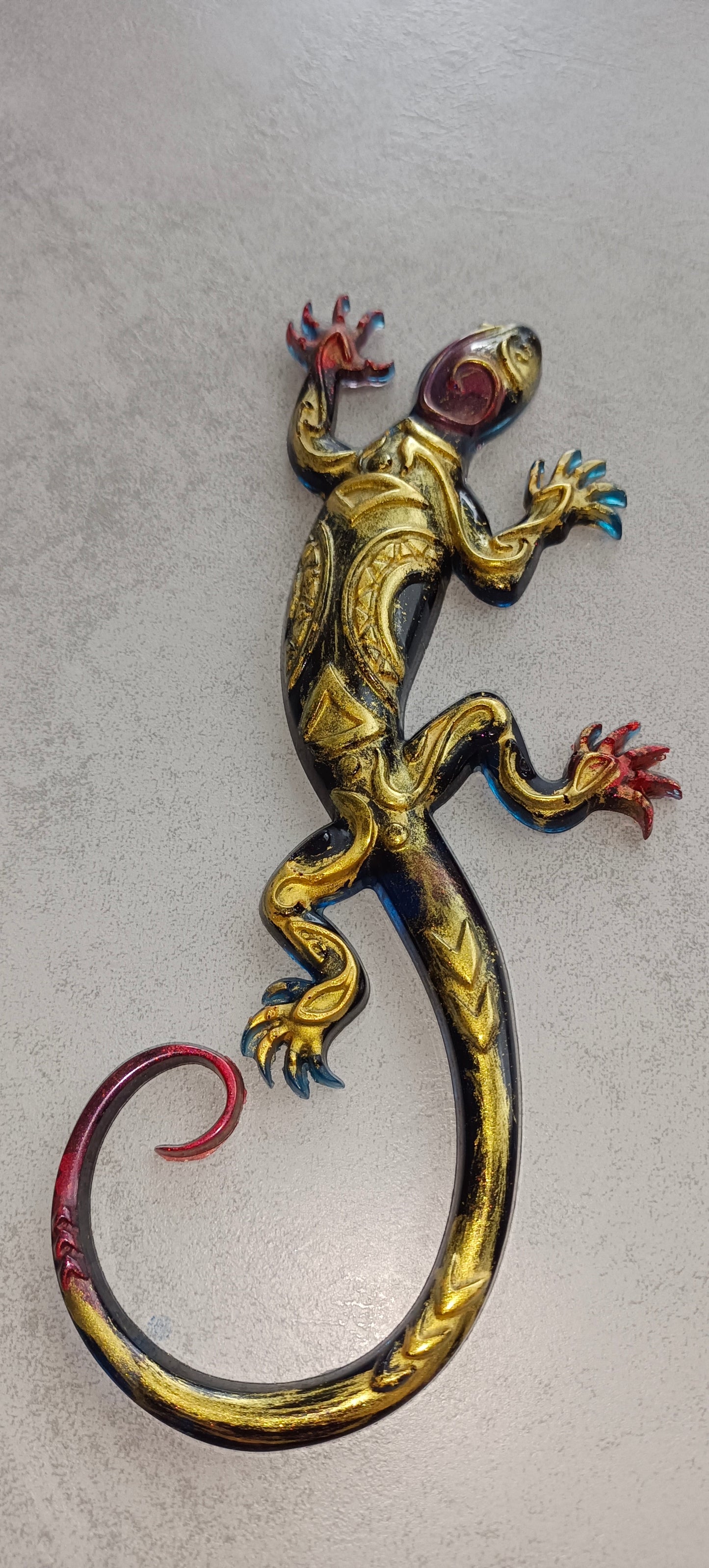 Salamandre 20 cm en résine époxy
